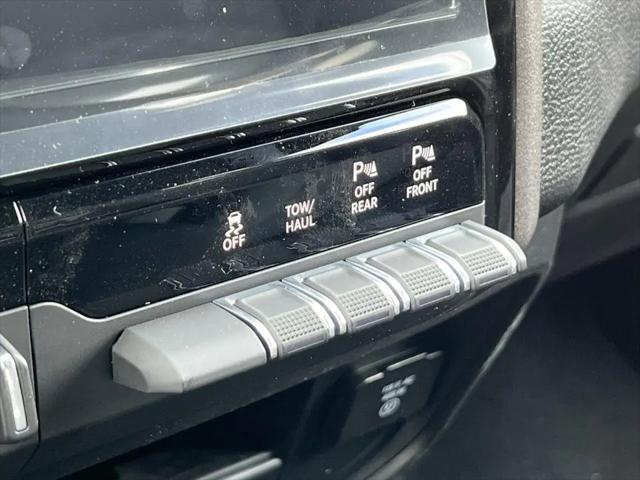 2026 Ram 2500 Black Express Crew Cab 4x4 6'4" Box