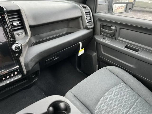 2026 Ram 2500 Black Express Crew Cab 4x4 6'4" Box