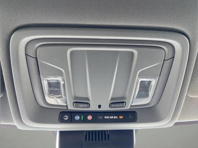 2023 GMC Sierra 1500 4WD Crew Cab Short Box Elevation with 3SB