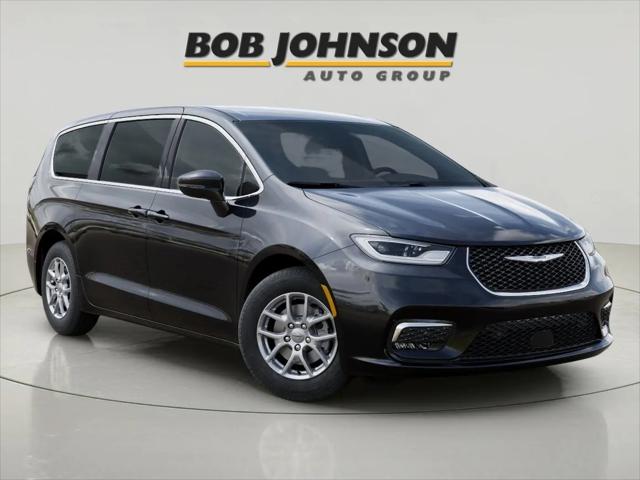 2025 Chrysler Pacifica Select for sale in Watertown, NY