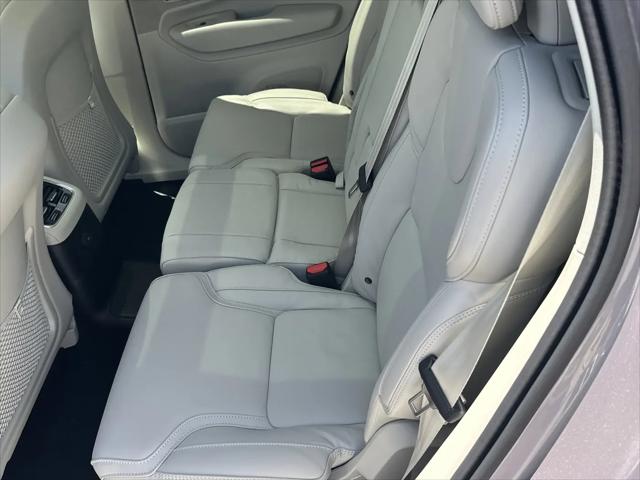 2026 Volvo XC90 Plug-In Hybrid Ultra Dark Theme, T8 AWD, Electric/Gasoline, 7 Seats