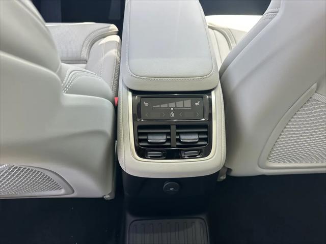 2026 Volvo XC90 Plug-In Hybrid Ultra Dark Theme, T8 AWD, Electric/Gasoline, 7 Seats
