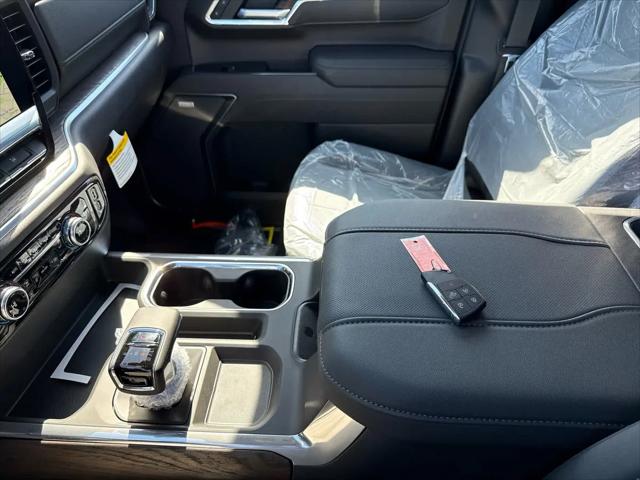 2026 GMC Sierra 1500 Crew Cab, Short Bed, SLT, 4WD