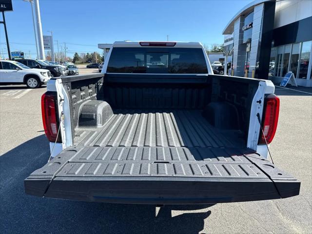 2026 GMC Sierra 1500 Crew Cab, Short Bed, SLT, 4WD