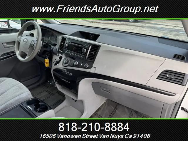 2012 Toyota Sienna LE V6 8 Passenger