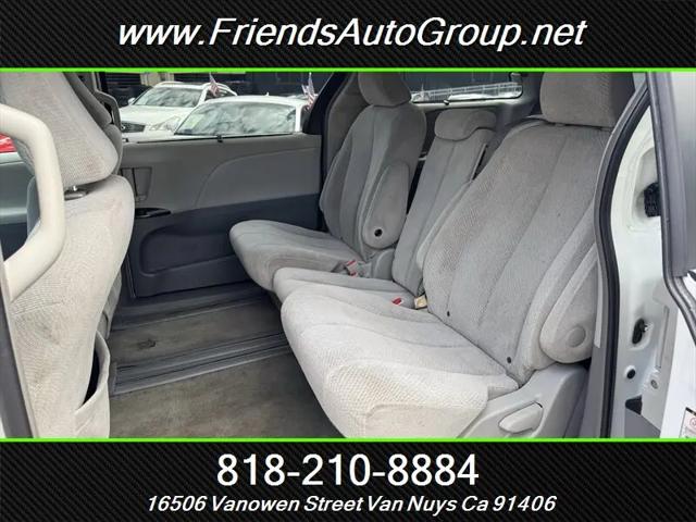 2012 Toyota Sienna LE V6 8 Passenger