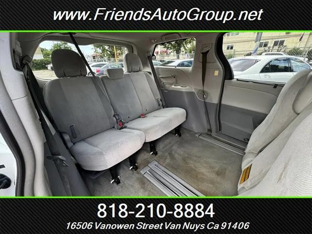 2012 Toyota Sienna LE V6 8 Passenger