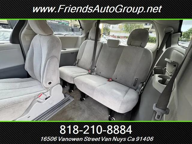 2012 Toyota Sienna LE V6 8 Passenger