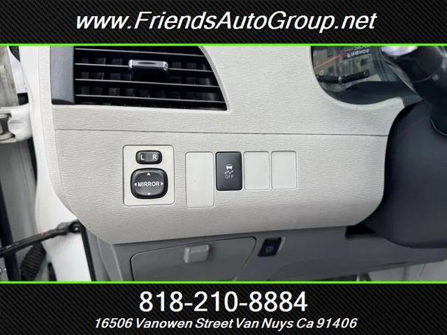 2012 Toyota Sienna LE V6 8 Passenger