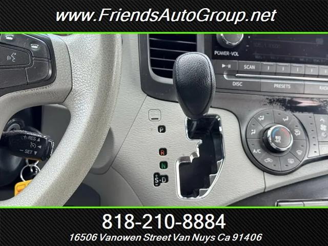 2012 Toyota Sienna LE V6 8 Passenger