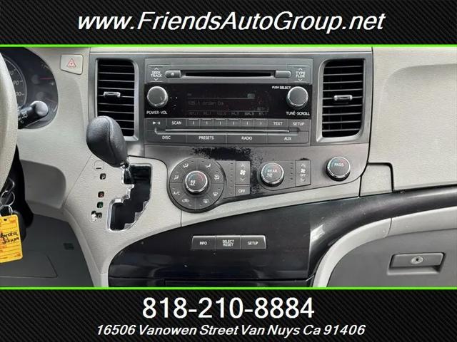 2012 Toyota Sienna LE V6 8 Passenger