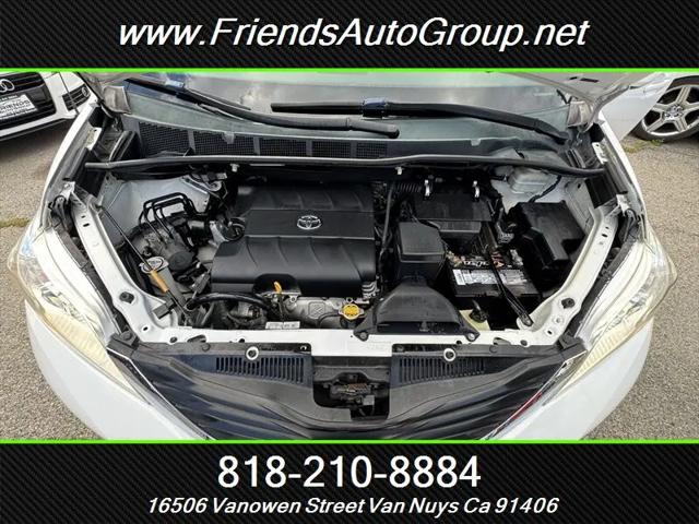 2012 Toyota Sienna LE V6 8 Passenger