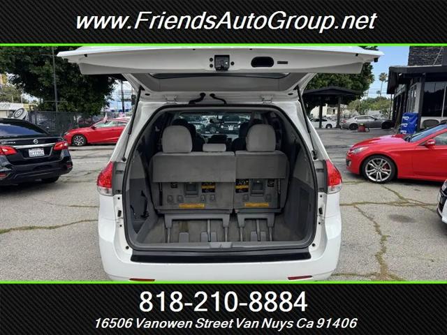 2012 Toyota Sienna LE V6 8 Passenger