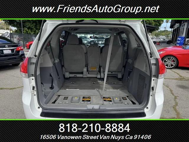 2012 Toyota Sienna LE V6 8 Passenger