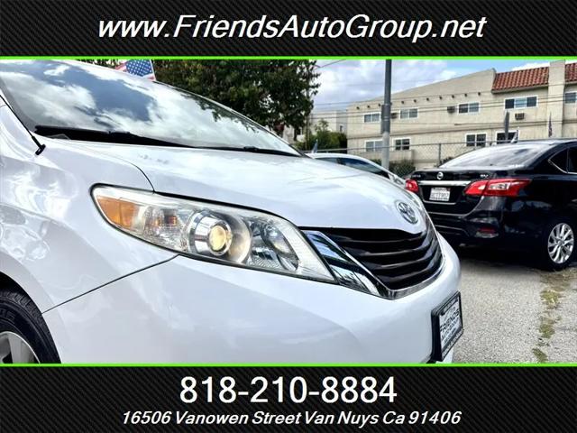 2012 Toyota Sienna LE V6 8 Passenger