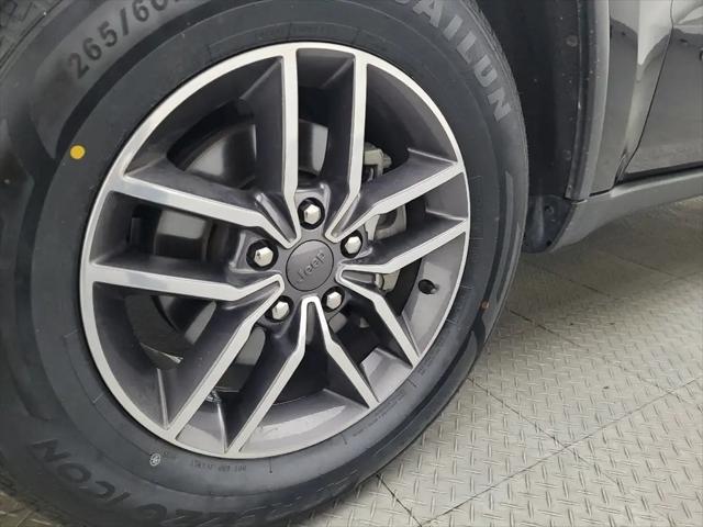 2020 Jeep Grand Cherokee Laredo E 4x2