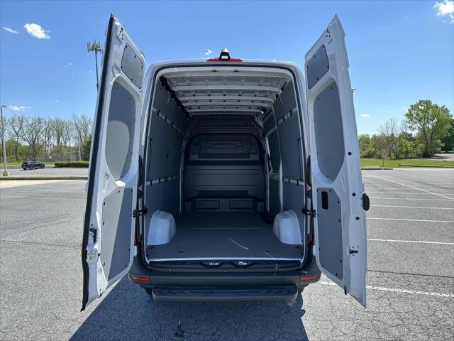 2026 Mercedes-Benz Sprinter 2500 Standard Roof 4-Cyl Diesel