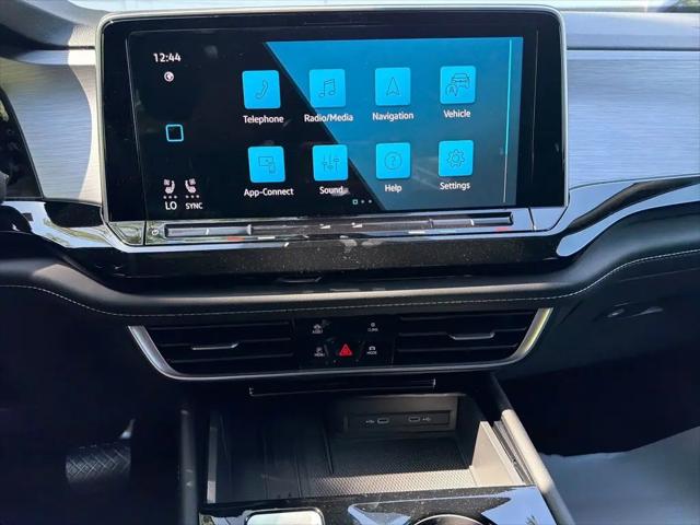 2026 Volkswagen Atlas Cross Sport SE with Technology
