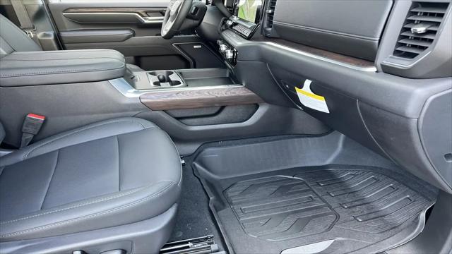 2026 GMC Sierra 2500HD Crew Cab, Standard Bed, SLT, 4WD