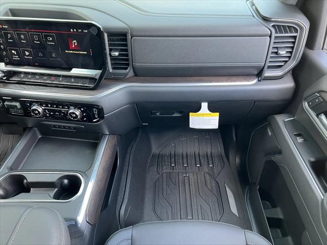 2026 GMC Sierra 2500HD Crew Cab, Standard Bed, SLT, 4WD