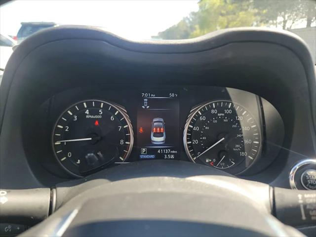 2023 INFINITI Q50 LUXE