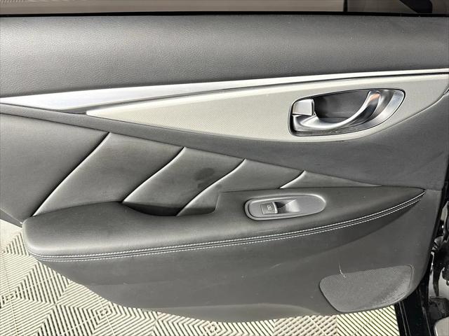 2023 INFINITI Q50 LUXE