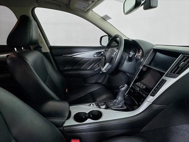 2023 INFINITI Q50 LUXE
