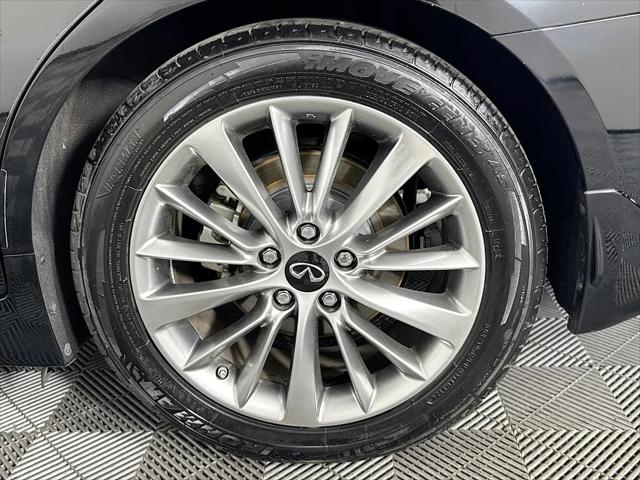 2023 INFINITI Q50 LUXE