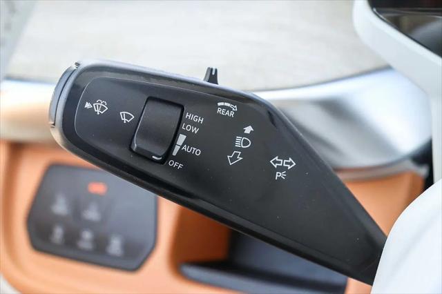2025 Volkswagen ID. Buzz Pro S Plus with 4MOTION