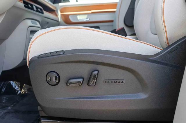 2025 Volkswagen ID. Buzz Pro S Plus with 4MOTION