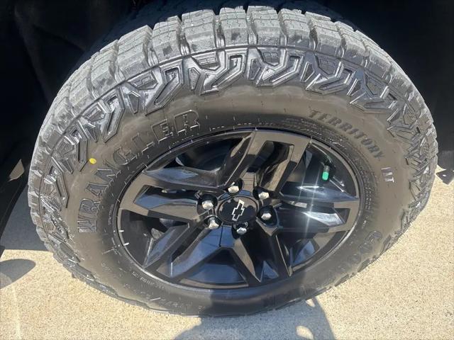 2026 Chevrolet Silverado 1500 4WD Crew Cab Short Bed Custom Trail Boss