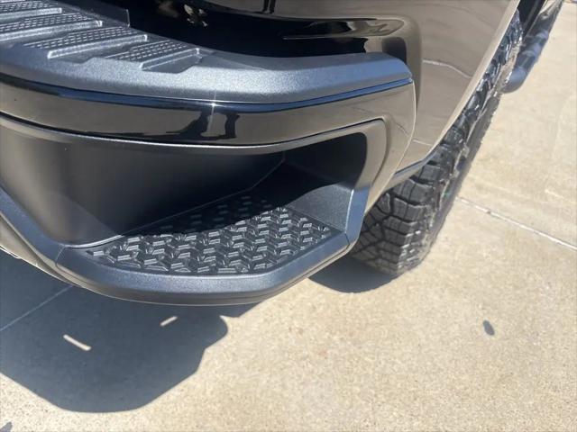 2026 Chevrolet Silverado 1500 4WD Crew Cab Short Bed Custom Trail Boss