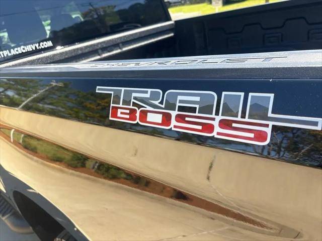 2026 Chevrolet Silverado 1500 4WD Crew Cab Short Bed Custom Trail Boss