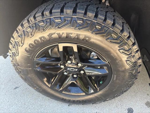 2026 Chevrolet Silverado 1500 4WD Crew Cab Short Bed Custom Trail Boss