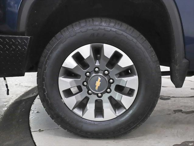 2023 Chevrolet Silverado 2500HD 4WD Crew Cab Standard Bed Custom