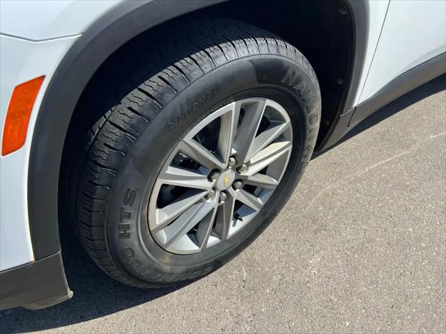 2023 Chevrolet Traverse AWD LT Cloth