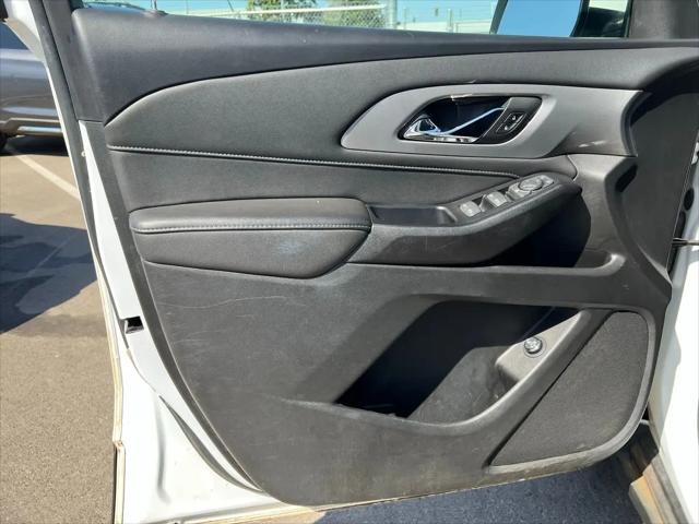 2023 Chevrolet Traverse AWD LT Cloth
