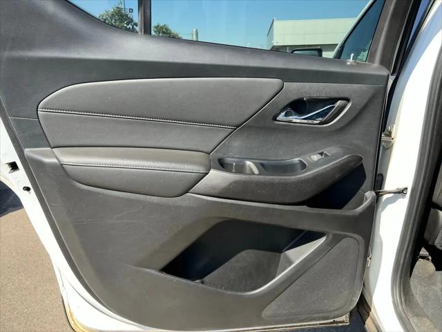 2023 Chevrolet Traverse AWD LT Cloth