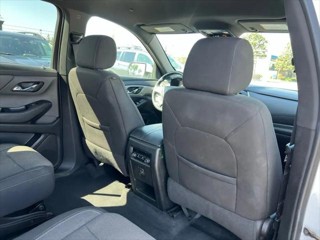 2023 Chevrolet Traverse AWD LT Cloth
