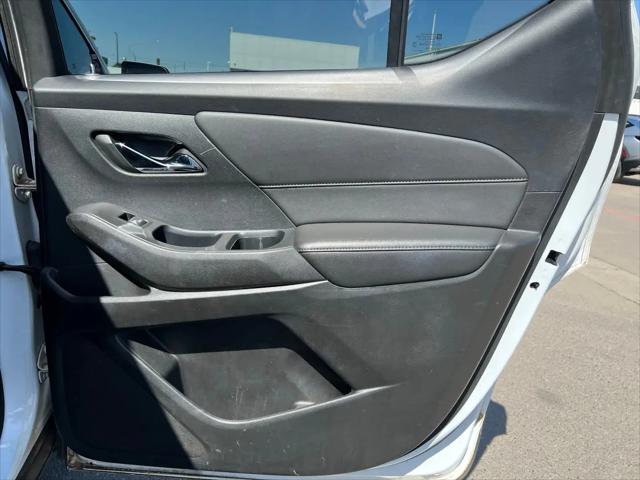 2023 Chevrolet Traverse AWD LT Cloth