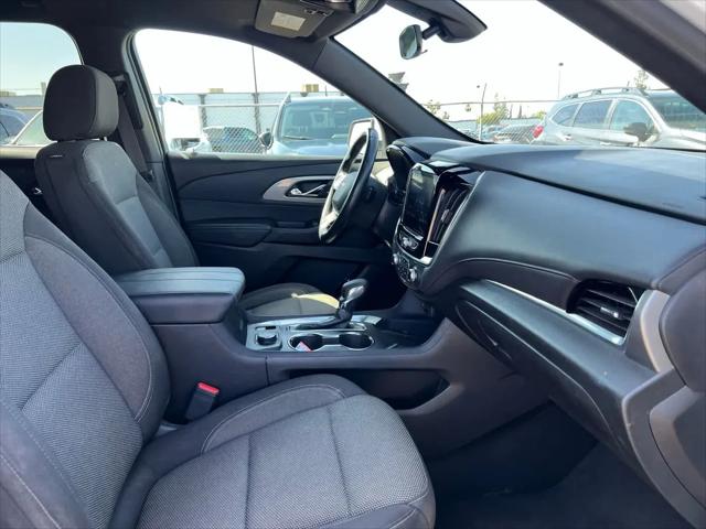 2023 Chevrolet Traverse AWD LT Cloth