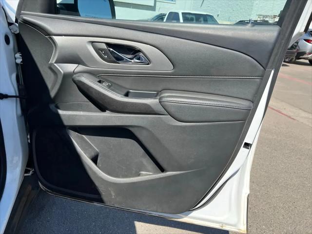2023 Chevrolet Traverse AWD LT Cloth