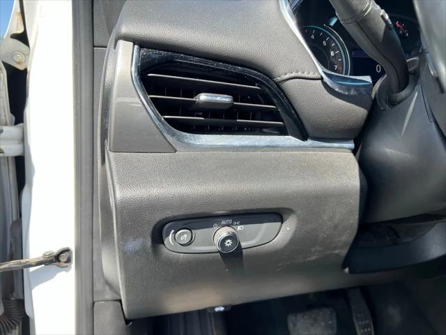 2023 Chevrolet Traverse AWD LT Cloth