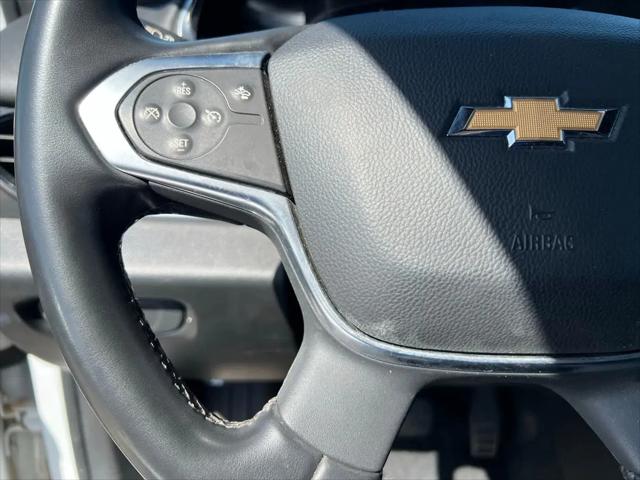 2023 Chevrolet Traverse AWD LT Cloth