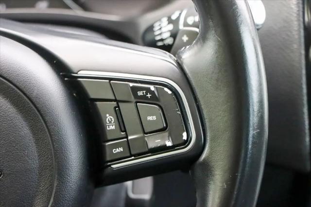 2018 Jaguar XE 25t Premium