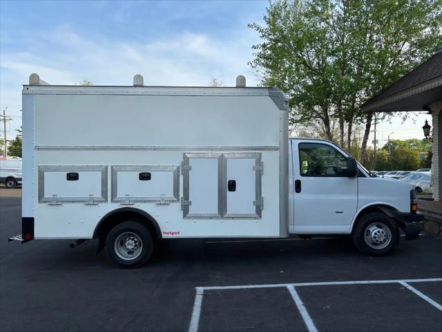 2022 Chevrolet Express Cutaway Work Van