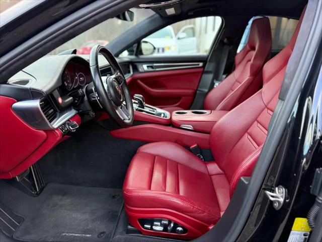 2019 Porsche Panamera GTS