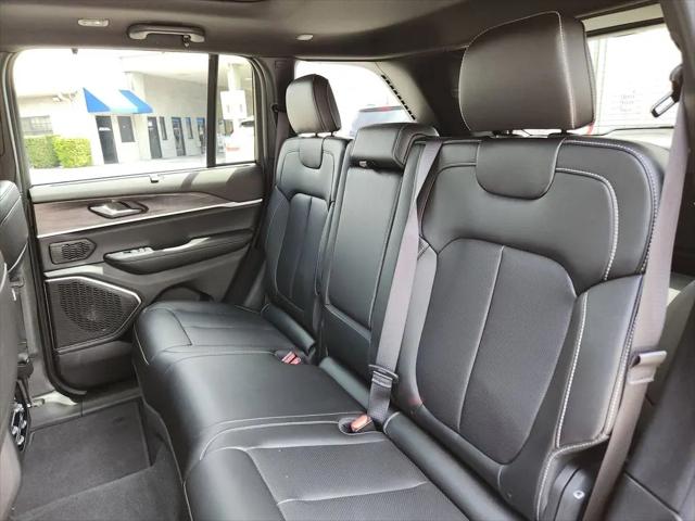 2025 Jeep Grand Cherokee Anniversary Edition