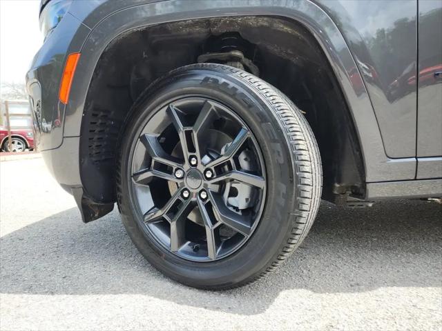2025 Jeep Grand Cherokee Anniversary Edition
