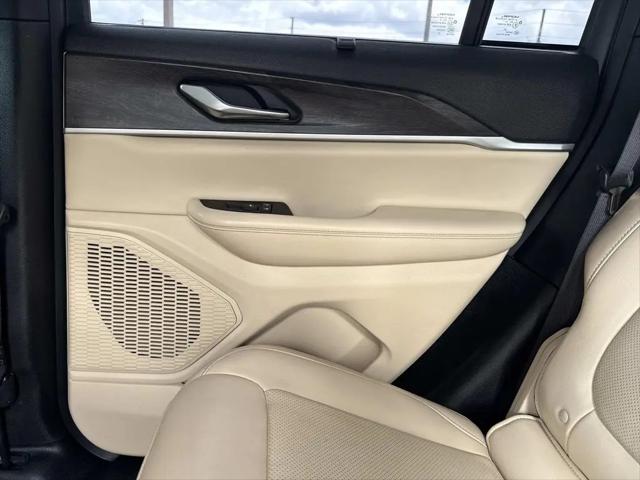 2023 Jeep Grand Cherokee Limited 4x2